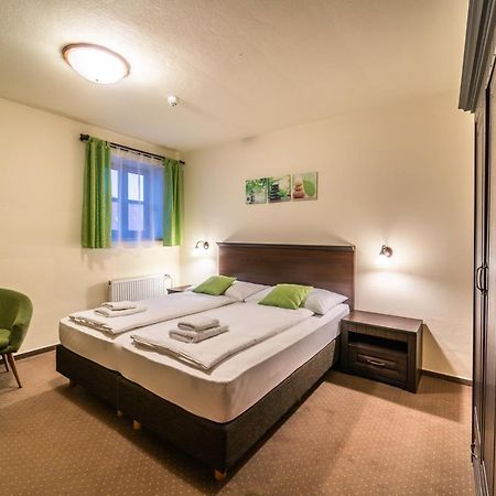 Hotel Koruna Prachatice Luaran gambar