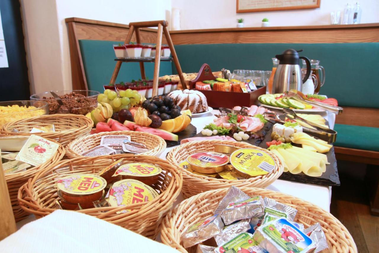 Hotel Koruna Prachatice Luaran gambar