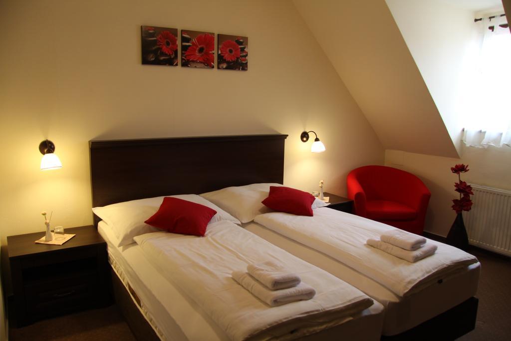 Hotel Koruna Prachatice Luaran gambar