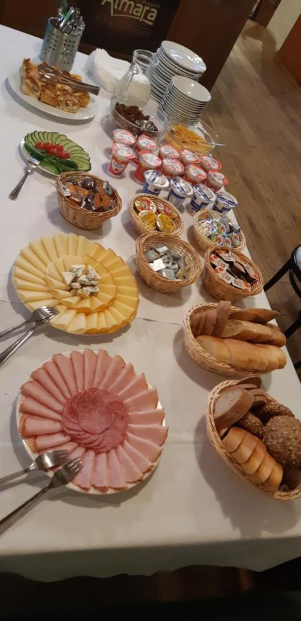 Hotel Koruna Prachatice Luaran gambar